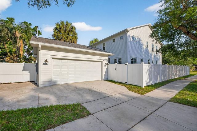 939 19TH AVENUE N, St Petersburg, FL 33704