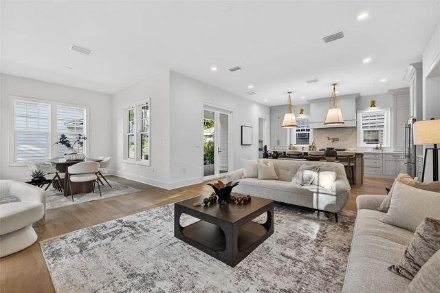 939 19TH AVENUE N, St Petersburg, FL 33704