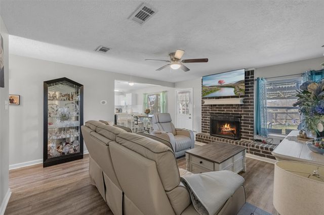 12681 Lake Conroe Hills Drive, Willis, TX 77318