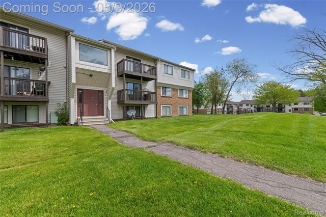 30052 W Twelve Mile Road 61, Farmington Hills, MI 48334
