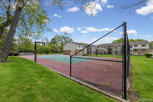 30052 W Twelve Mile Road 61, Farmington Hills, MI 48334