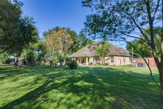 26105 Le Berge Drive, Tomball, TX 77377