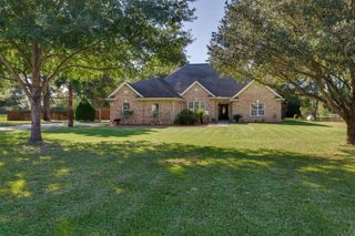 26105 Le Berge Drive, Tomball, TX 77377