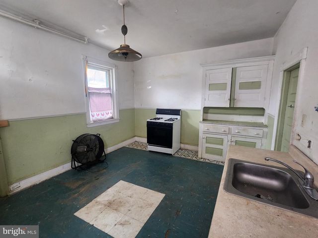 1138 S PAXON ST, Philadelphia, PA 19143