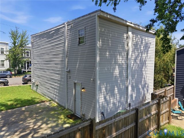 3015 M St, Richmond, VA 23223
