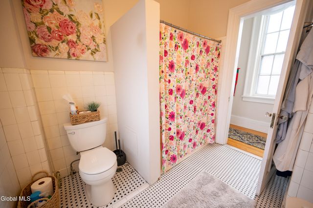 21 Front Street 2, Schenectady, NY 12305