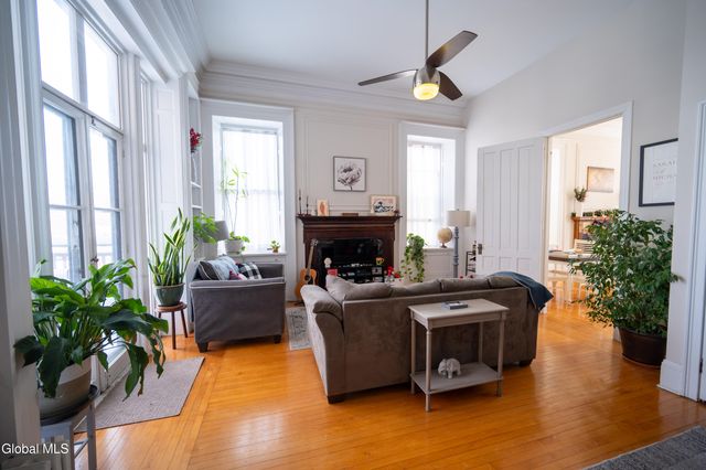 21 Front Street 2, Schenectady, NY 12305