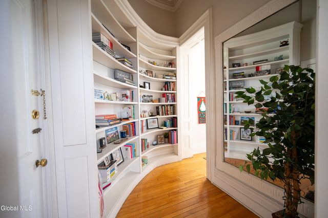 21 Front Street 2, Schenectady, NY 12305