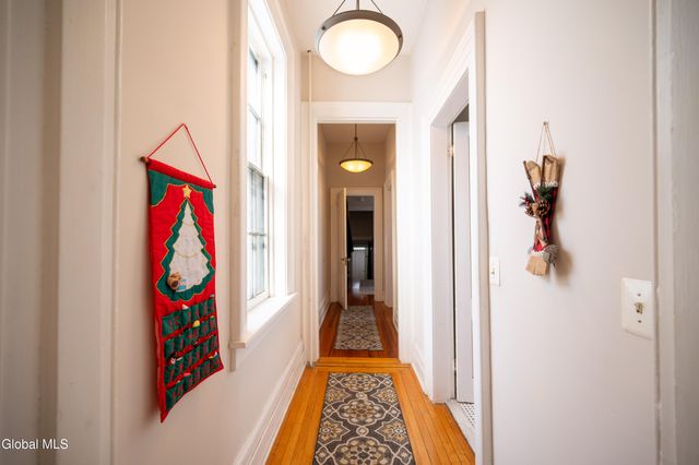 21 Front Street 2, Schenectady, NY 12305