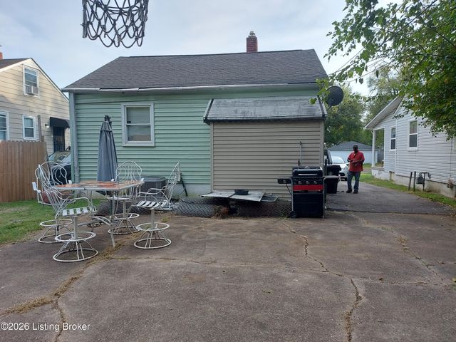 717 Compton St, Louisville, KY 40208
