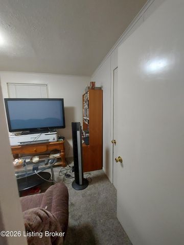 717 Compton St, Louisville, KY 40208