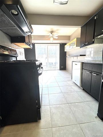 15417 Dupage Boulevard, Taylor, MI 48180