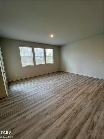 5909 Crossview Drive, Kernersville, NC 27284