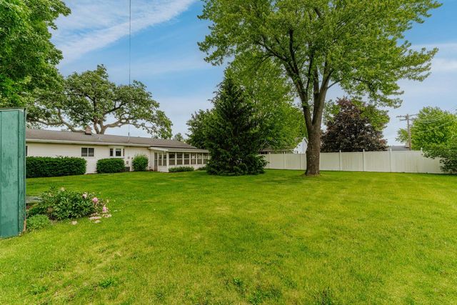 2715 Hilltop COURT, East Troy, WI 53120