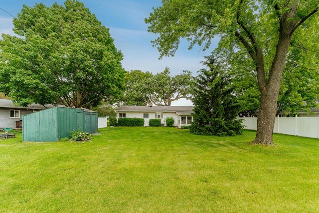 2715 Hilltop COURT, East Troy, WI 53120