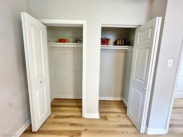 933 Ferry Plantation RD, Virginia Beach, VA 23455