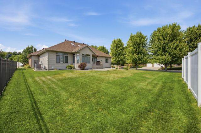 1911 Princeton Lane, West Fargo, ND 58078