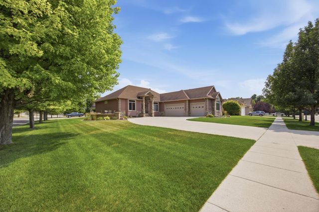 1911 Princeton Lane, West Fargo, ND 58078