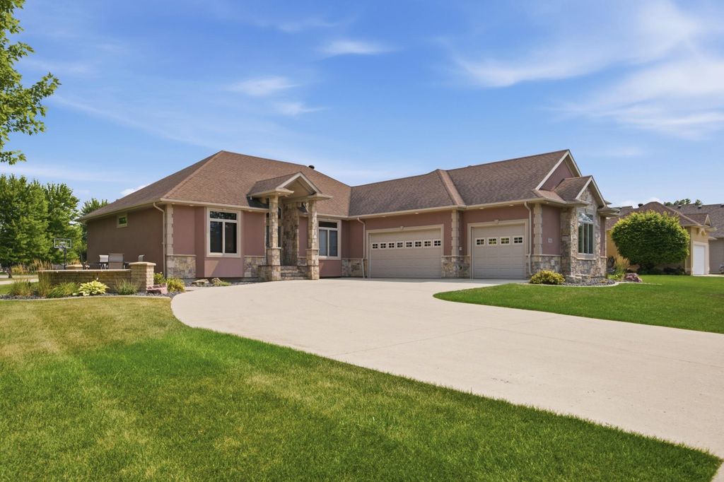 1911 Princeton Lane, West Fargo, ND 58078