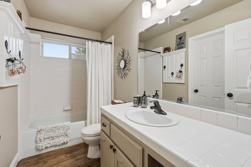 Image 18 of property listing at 35913 Road 222, Wishon, CA 93669