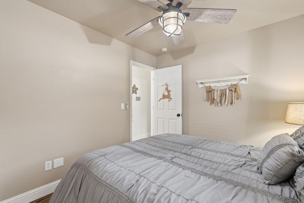 Image 20 of property listing at 35913 Road 222, Wishon, CA 93669