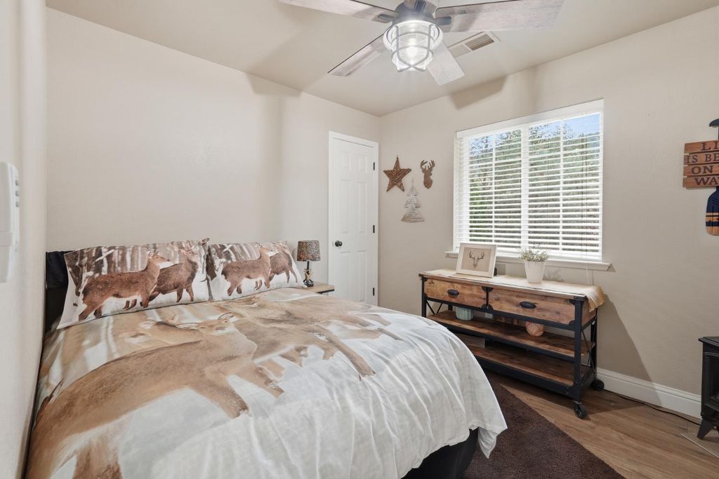 Image 21 of property listing at 35913 Road 222, Wishon, CA 93669