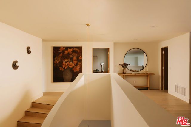 2380 Venus Drive, Los Angeles, CA 90046