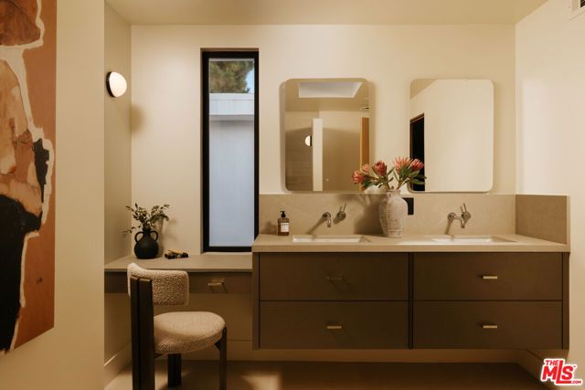 2380 Venus Drive, Los Angeles, CA 90046