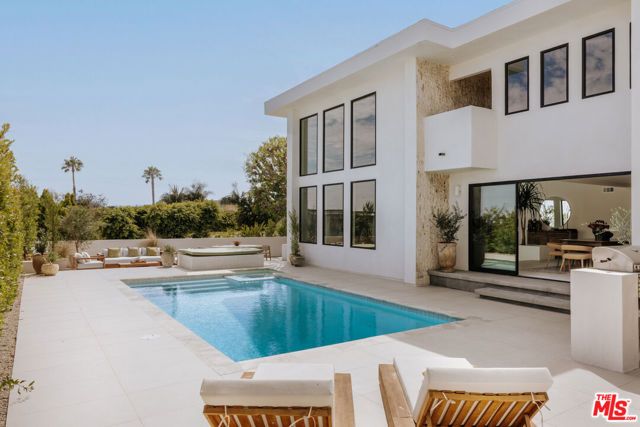 2380 Venus Drive, Los Angeles, CA 90046