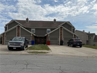 518 NE 6th Street B, Blue Springs, MO 64014
