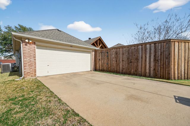 5861 Chatham Lane, The Colony, TX 75056
