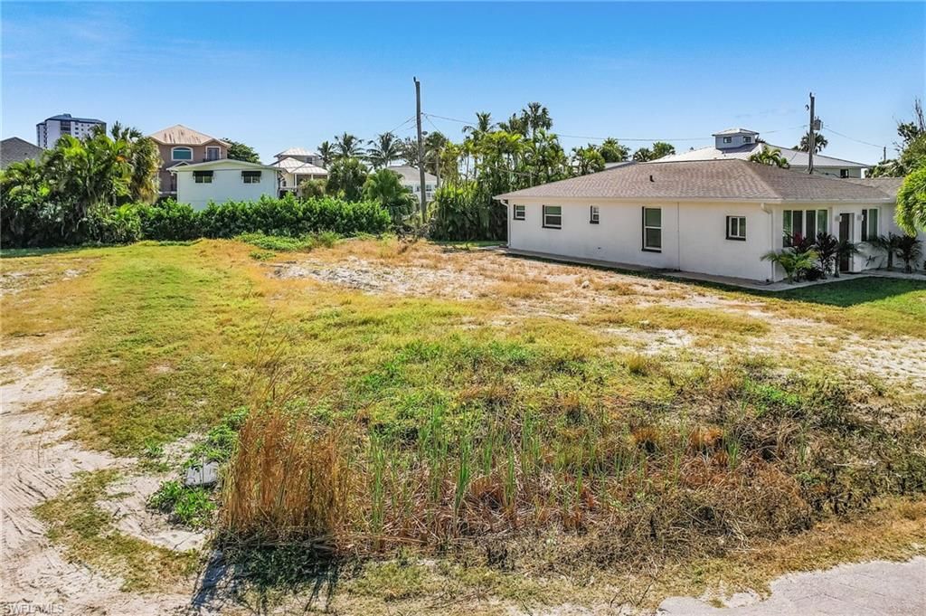 140 Hercules DR, FORT MYERS BEACH, FL 33931 — photo 2