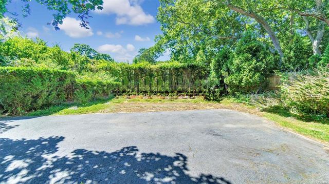 15 Fairview Avenue, Westhampton Beach, NY 11978
