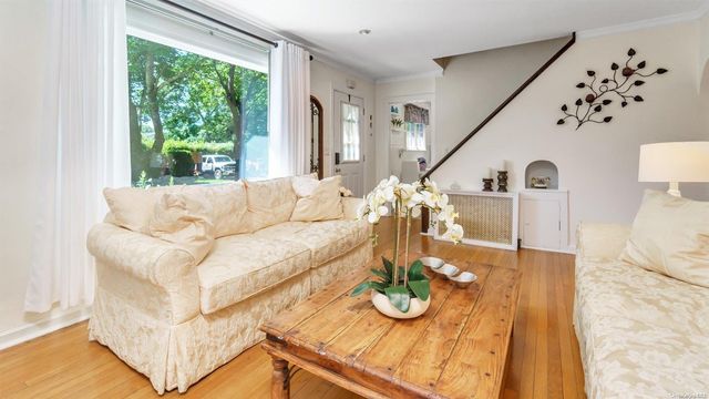 15 Fairview Avenue, Westhampton Beach, NY 11978