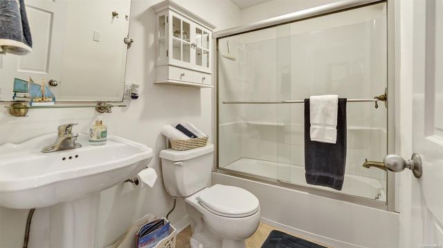 15 Fairview Avenue, Westhampton Beach, NY 11978