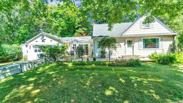 15 Fairview Avenue, Westhampton Beach, NY 11978