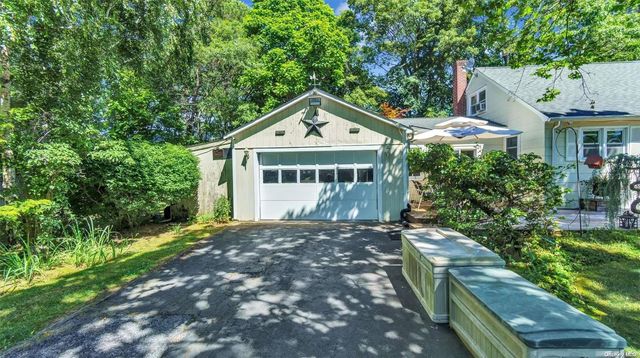 15 Fairview Avenue, Westhampton Beach, NY 11978