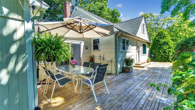 15 Fairview Avenue, Westhampton Beach, NY 11978