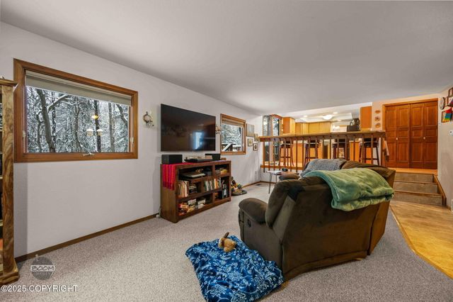19752 S Montague Loop, Eagle River, AK 99577