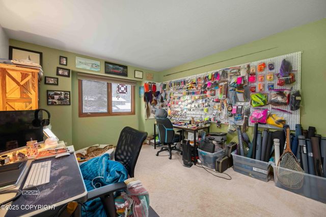 19752 S Montague Loop, Eagle River, AK 99577