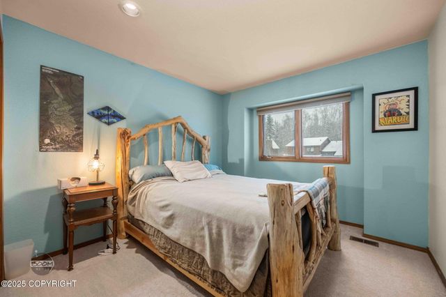 19752 S Montague Loop, Eagle River, AK 99577