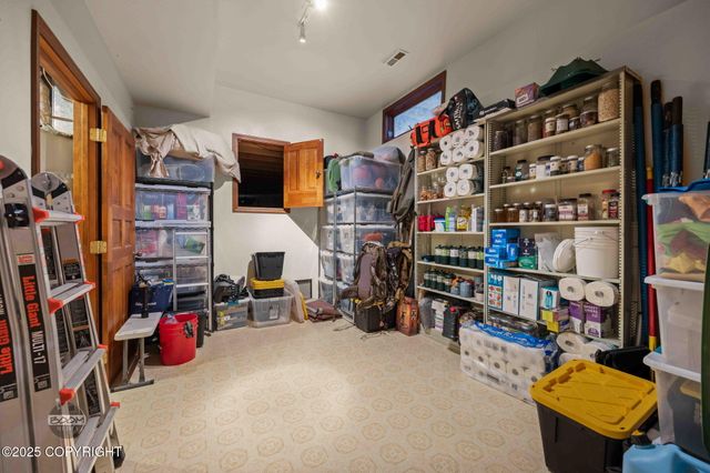 19752 S Montague Loop, Eagle River, AK 99577