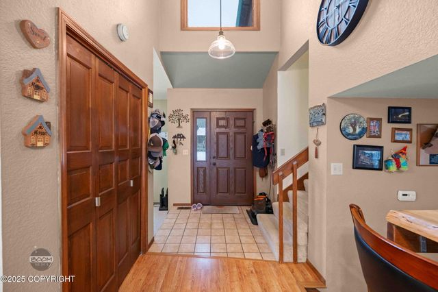 19752 S Montague Loop, Eagle River, AK 99577