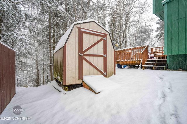 19752 S Montague Loop, Eagle River, AK 99577