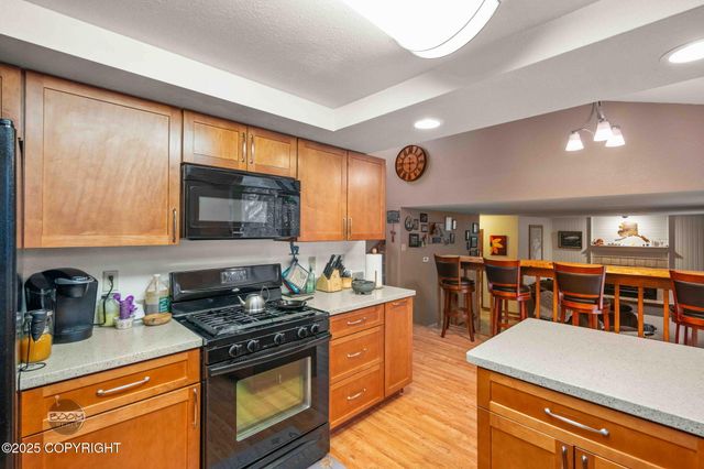 19752 S Montague Loop, Eagle River, AK 99577