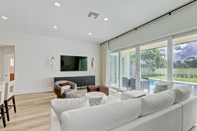 605 Masters Way, Palm Beach Gardens, FL 33418