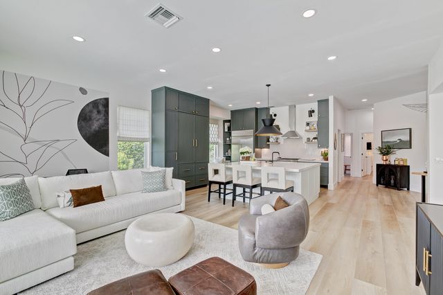 605 Masters Way, Palm Beach Gardens, FL 33418