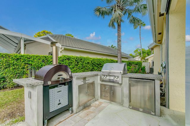 605 Masters Way, Palm Beach Gardens, FL 33418