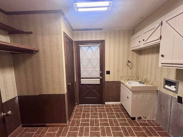 10160 Arnold Rd, Denham Springs, LA 70726