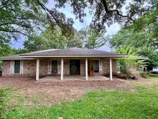 10160 Arnold Rd, Denham Springs, LA 70726
